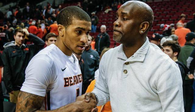 攻势著称的 攻势著称的